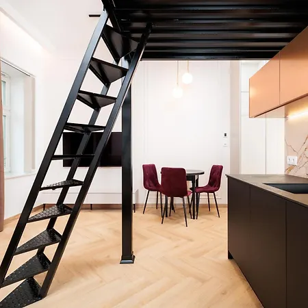 Apartment Of The Kings - Riverside K22 M13&28 *