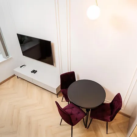 Apartment Of The Kings - Riverside K22 M13&28